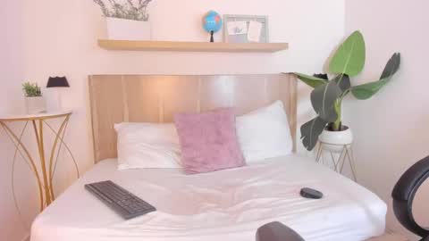 N A T A S H A online show from 01/05/25, 08:22