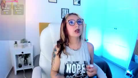Snapshot of natasha__monroe chatting on 06/14/26, 12:51 Natasha online show from 06/14/26, 12:51
