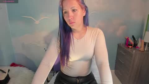 Snapshot of natasha_bernett chatting on 09/13/25, 03:34 Natasha Bernett online show from 09/13/25, 03:34