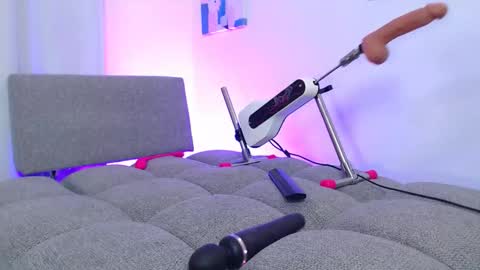 Natasha online show from 12/16/25, 02:05