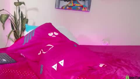 Natasha online show from 10/23/25, 11:35