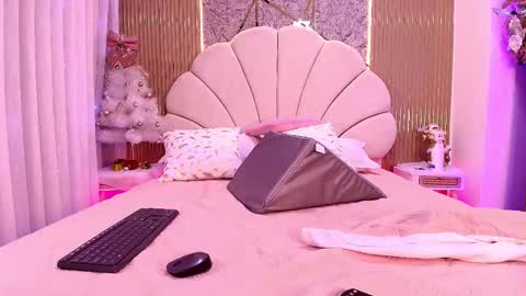 Natasha online show from 11/27/25, 07:38