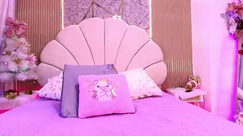 Natasha online show from 12/05/25, 07:32