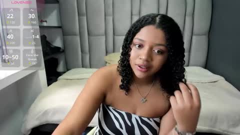 Snapshot of natasha_rose__ chatting on 09/13/25, 07:35 N A T A S H A online show from 09/13/25, 07:35