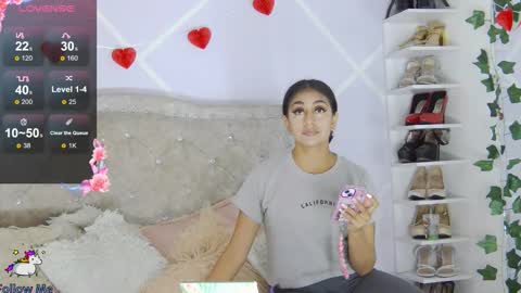Snapshot of natasha_shine22 chatting on 09/11/25, 01:06 natasha_shine22 online show from 09/11/25, 01:06