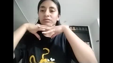 Snapshot of natasha_shine22 chatting on 09/20/25, 02:12 natasha_shine22 online show from 09/20/25, 02:12