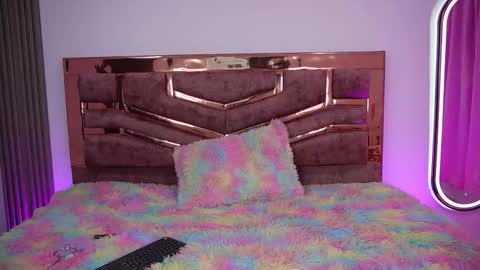 Natasha Vesper  online show from 11/22/25, 01:04