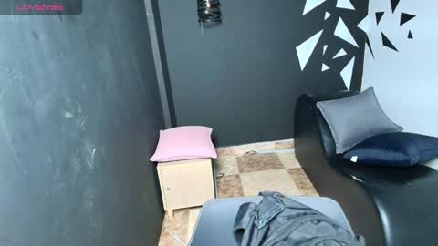 Natasha Mason online show from 12/04/25, 11:41