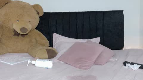 Natasha online show from 02/13/26, 09:55