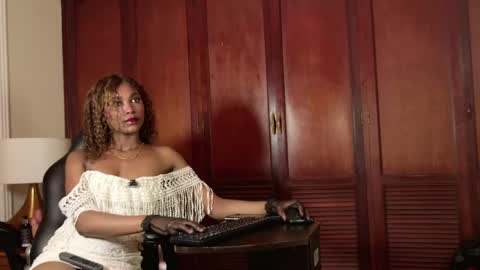 nathalia online show from 04/11/26, 04:06