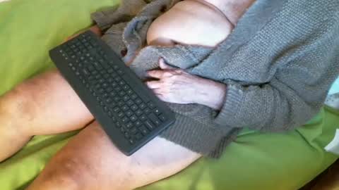 nate1x online show from 12/12/24, 01:43