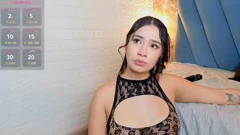 Snapshot of nathalia_kosh_ chatting on 05/21/26, 08:05 Nathalia koch online show from 05/21/26, 08:05