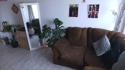 Nathalia  online show from 09/10/25, 08:20