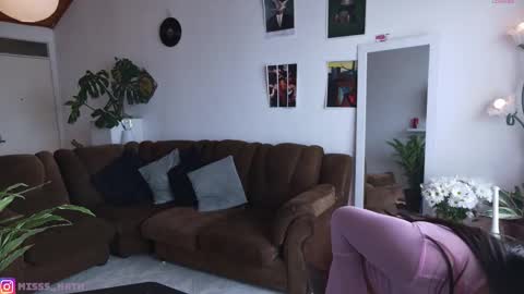 Nathalia  online show from 10/12/25, 08:08