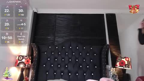 Snapshot of nathaliaz_ chatting on 12/27/24, 12:01 nathaliaz online show from 12/27/24, 12:01