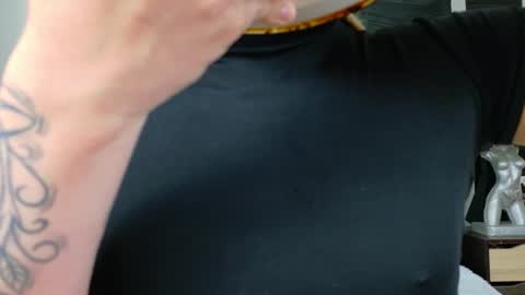 Snapshot of nathaliaz_ chatting on 09/10/25, 12:27 nathaliaz online show from 09/10/25, 12:27