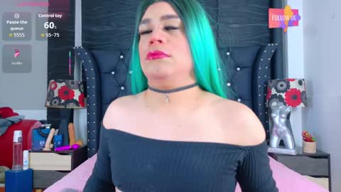 Snapshot of nathaliaz_ chatting on 10/29/25, 12:07 nathaliaz online show from 10/29/25, 12:07