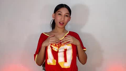 Snapshot of nathalie_hadid chatting on 02/07/26, 04:54 please follow me guyss online show from 02/07/26, 04:54