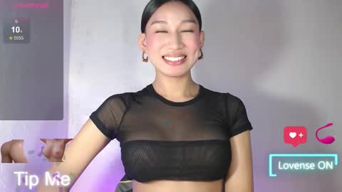 Snapshot of nathalie_hadid chatting on 02/21/26, 12:55 please follow me guyss online show from 02/21/26, 12:55