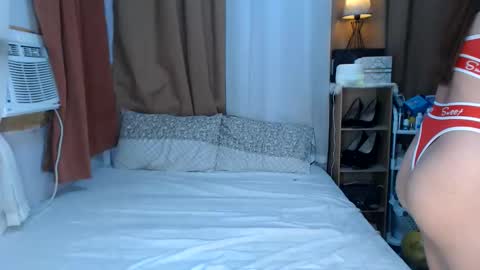 Snapshot of nathalie_hart chatting on 05/14/26, 02:51 Queen Marga online show from 05/14/26, 02:51