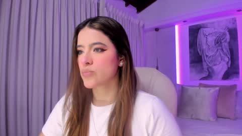 NATHALIE online show from 12/17/25, 11:05