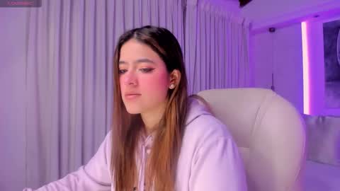 NATHALIE online show from 12/22/25, 11:18