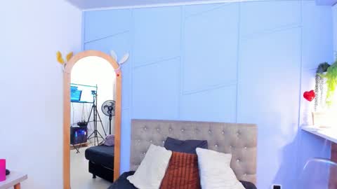 nathalie rossel online show from 11/22/25, 07:02