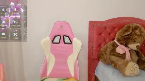 Snapshot of nathaly_evans18 chatting on 09/12/25, 02:00 nathaly_evans18 online show from 09/12/25, 02:00