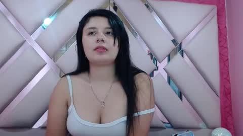 nathaly low online show from 11/05/25, 02:55