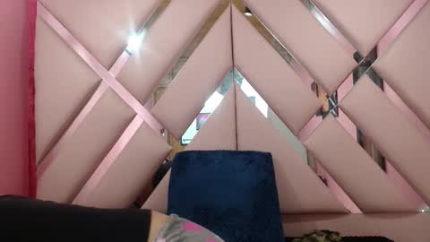 nathaly low online show from 01/08/26, 12:07