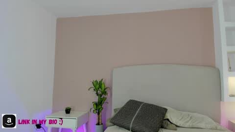 NATHALY  online show from 04/04/26, 10:46