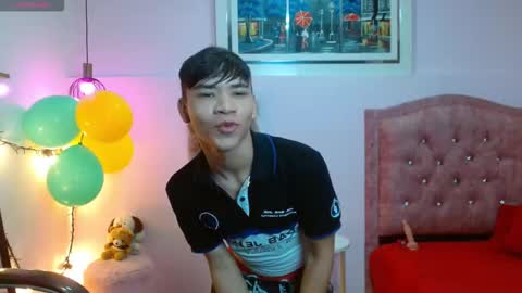 Snapshot of nathanclay chatting on 09/20/25, 04:02 nathanclay online show from 09/20/25, 04:02