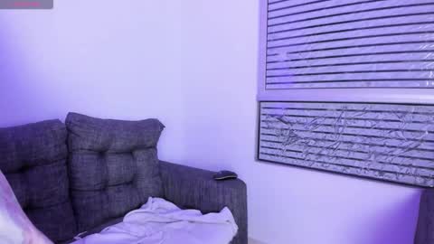 Snapshot of nathilie_steele chatting on 10/15/25, 11:05 Nathilie steele online show from 10/15/25, 11:05