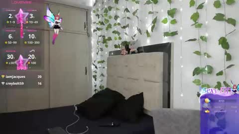 Snapshot of natiroberts_____ chatting on 04/24/26, 11:18 Natalie online show from 04/24/26, 11:18