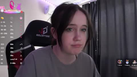 natsuki2005 online show from 09/13/25, 09:42