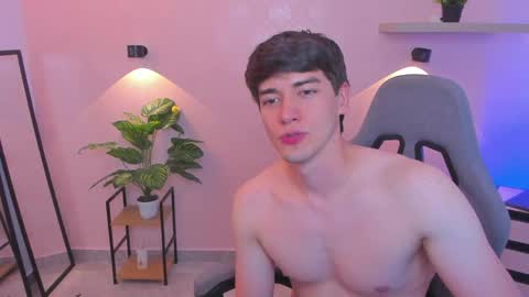 Snapshot of natte__ chatting on 04/15/26, 09:15 Nathaniel online show from 04/15/26, 09:15