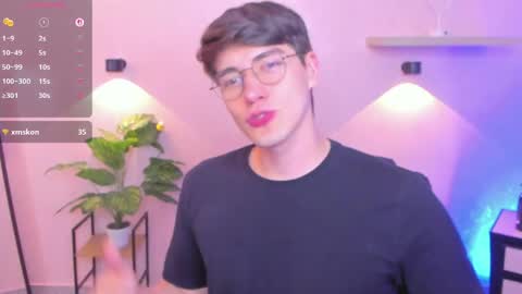 Snapshot of natte__ chatting on 05/08/26, 02:17 Nathaniel online show from 05/08/26, 02:17