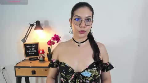 Snapshot of nattytrainor chatting on 02/12/26, 10:05 Natty Trainor online show from 02/12/26, 10:05