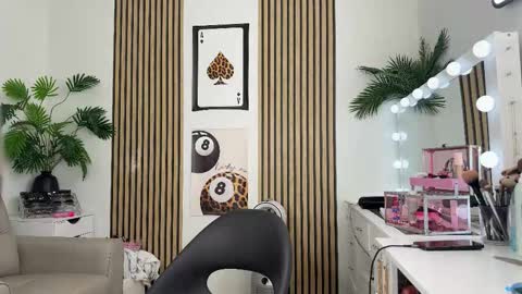 NATTY FIERROS online show from 10/10/25, 09:58