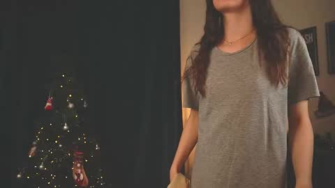 Ella online show from 01/12/26, 03:06