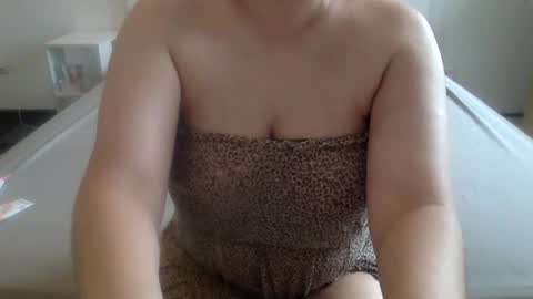 Snapshot of natural_beauty201 chatting on 06/17/26, 07:11 Penelopa369 online show from 06/17/26, 07:11