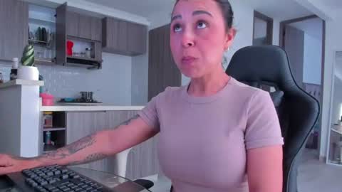 Snapshot of natural_bigass_nina chatting on 07/24/26, 11:30 Sophia online show from 07/24/26, 11:30