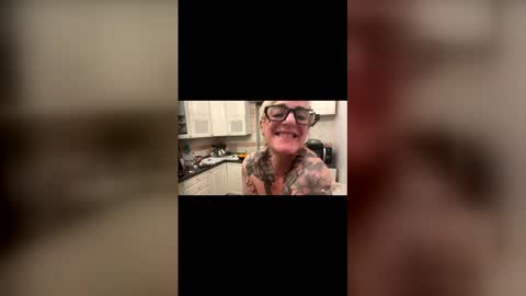 naturalbornsinfull online show from 12/21/25, 02:51