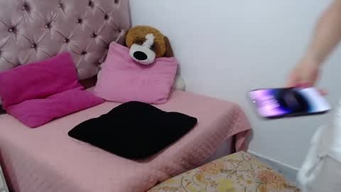 Snapshot of naturally_mature chatting on 12/25/24, 08:07 Sammy online show from 12/25/24, 08:07