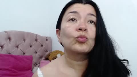 Snapshot of naturally_mature chatting on 01/08/25, 05:48 Sammy online show from 01/08/25, 05:48