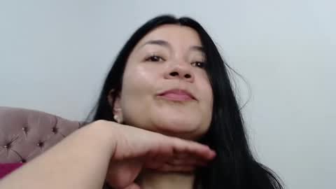 Snapshot of naturally_mature chatting on 01/09/25, 04:19 Sammy online show from 01/09/25, 04:19