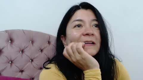 Snapshot of naturally_mature chatting on 02/02/25, 07:52 Sammy online show from 02/02/25, 07:52