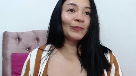 Snapshot of naturally_mature chatting on 02/03/25, 04:35 Sammy online show from 02/03/25, 04:35