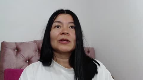 Snapshot of naturally_mature chatting on 02/08/25, 04:03 Sammy online show from 02/08/25, 04:03