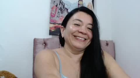 Snapshot of naturally_mature chatting on 04/21/26, 03:24 Sammy online show from 04/21/26, 03:24